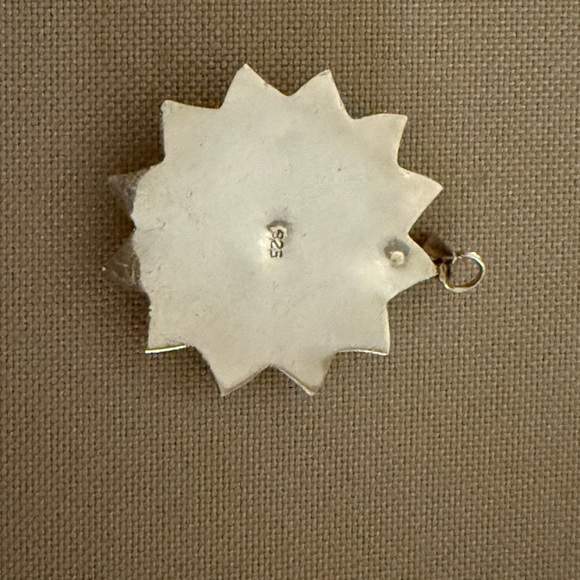 925 Silver Sun Face Pendant - Picture 2 of 3